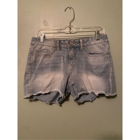 Time And Tru Light Wash Mid Rise Denim Shorts Size 6 - Picture 1 of 4